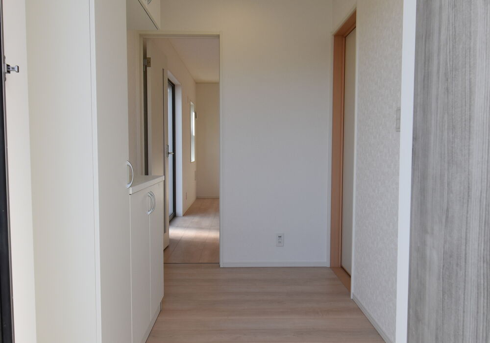 東本町 ３号棟 玄関 
