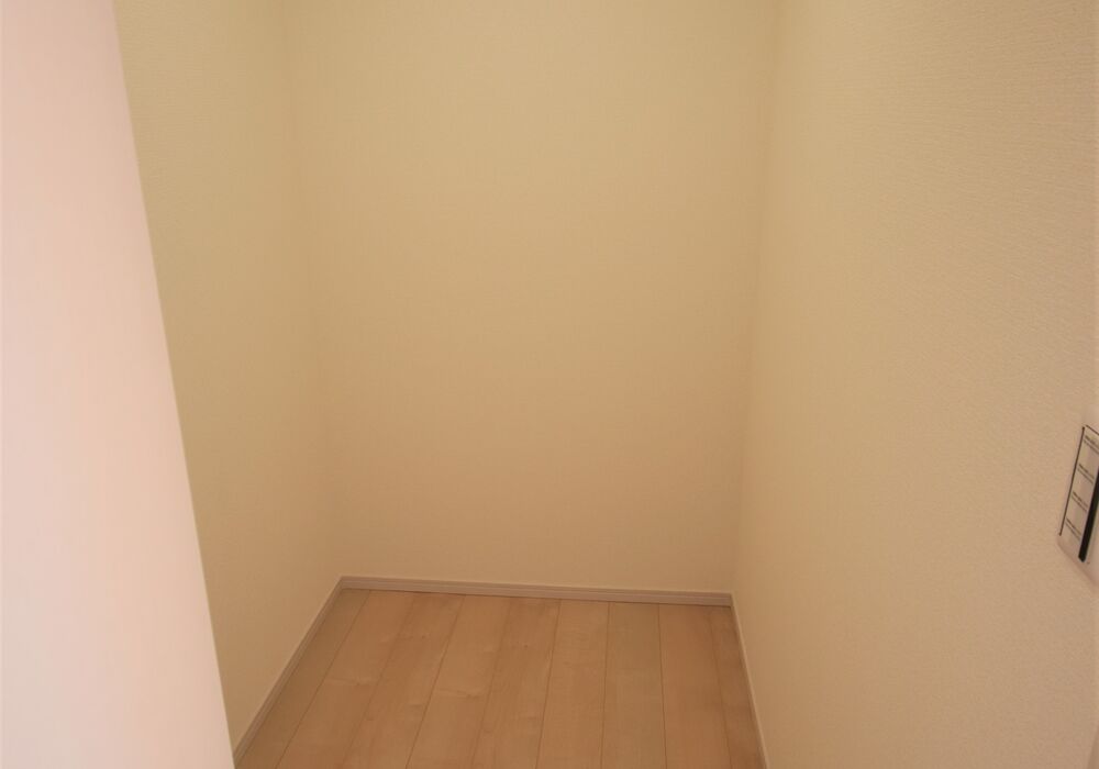 旭町 ２号棟 納戸 