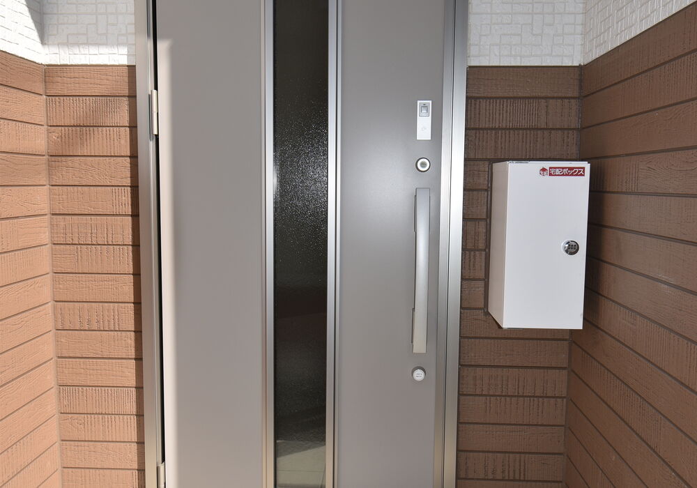 原町 2号棟 外玄関