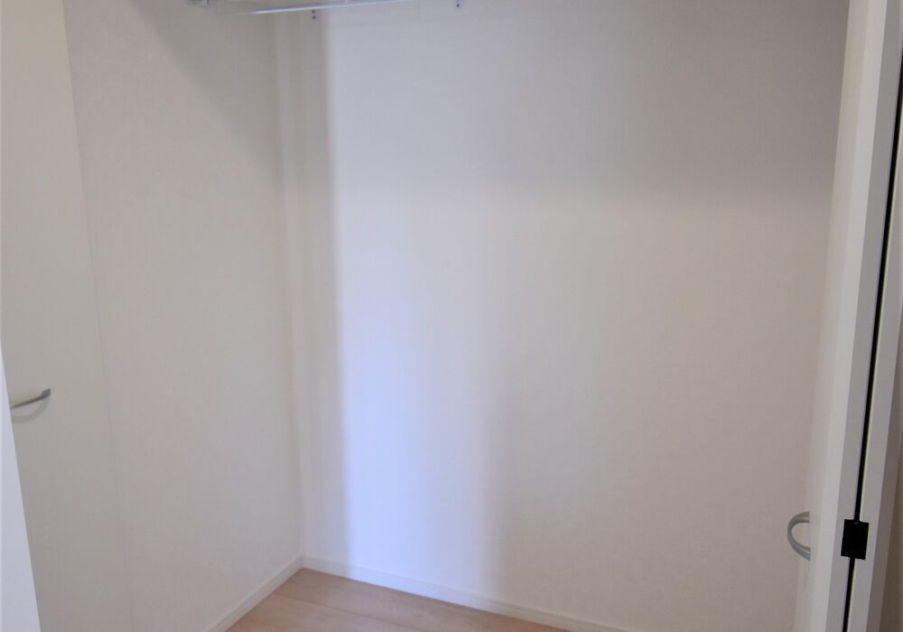 原町 3号棟 廊下収納1