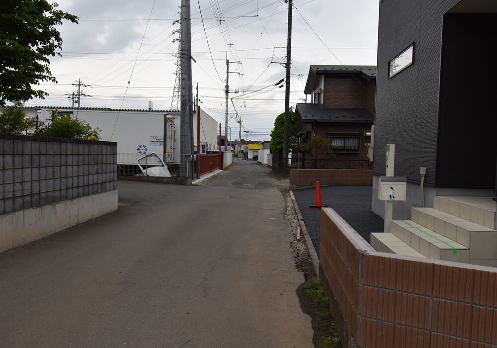東側道路