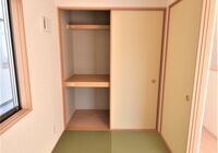 押入