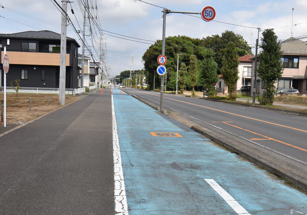 東側道路
