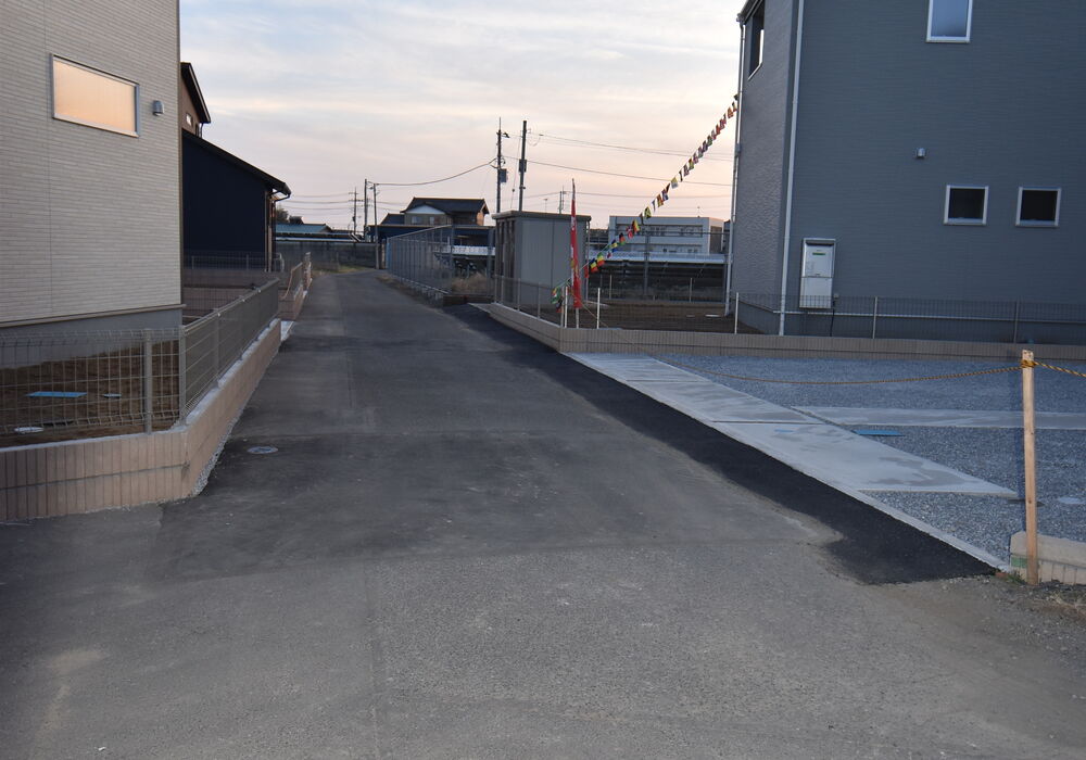 中央側道路