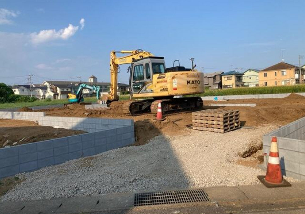 建築中
