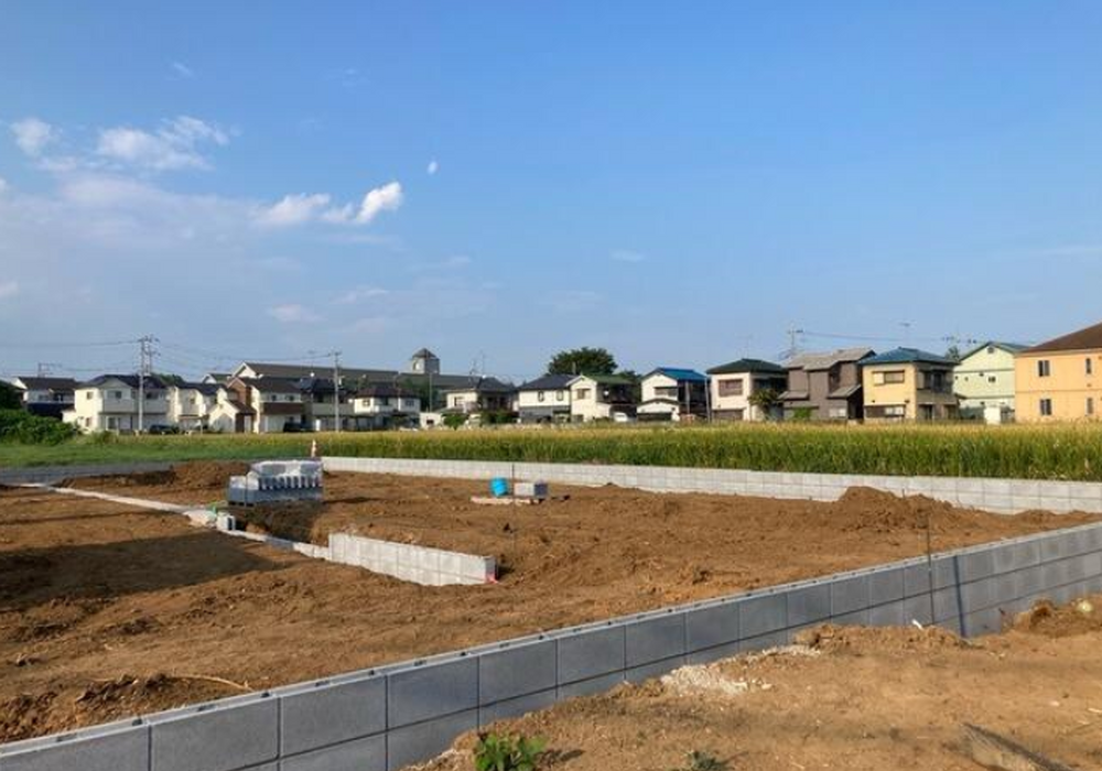 建築中