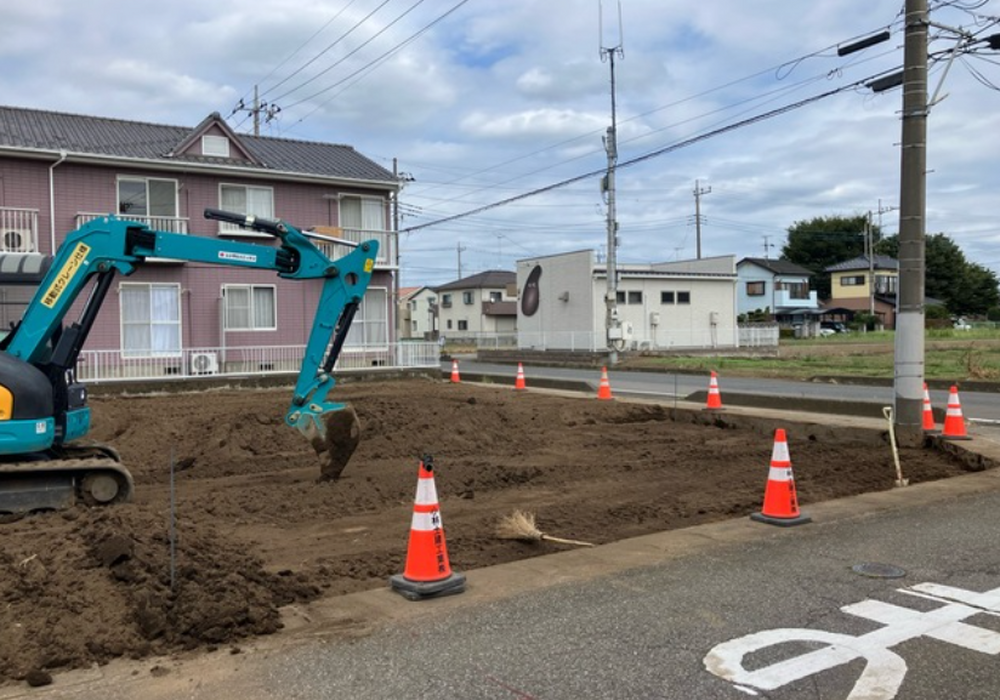 建築中