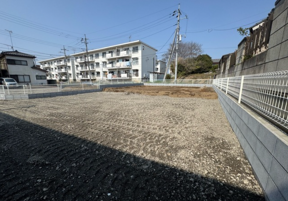 建築中
